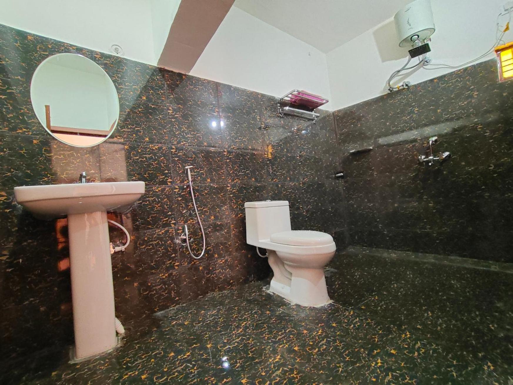 Alaknanda Homestay Karnaprayāg Esterno foto